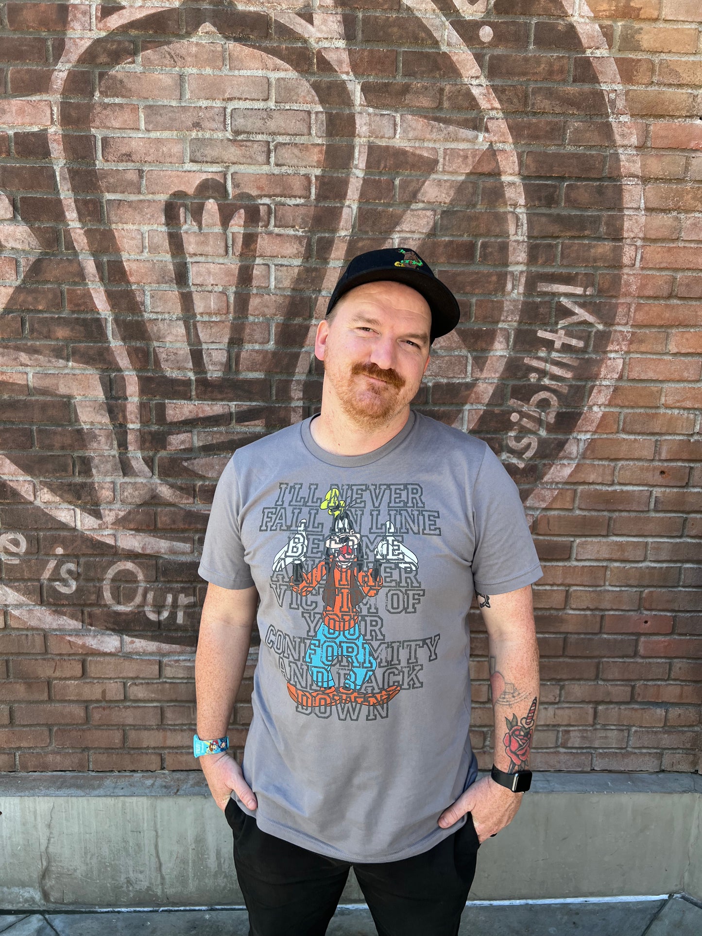 Fall In Line - Goofy